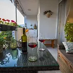 Apartamento Sunset Oasis “velly” 1br W/ Sea View & Parking Split