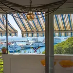 Sunset Oasis “velly” 1br W/ Sea View & Parking Split