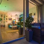 Sunset Oasis “velly” 1br W/ Sea View & Parking * Split