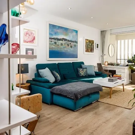 Sunset Oasis “velly” 1br W/ Sea View & Parking * Split