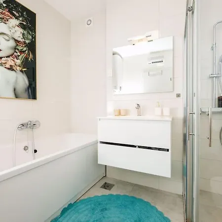 Sunset Oasis “velly” 1br W/ Sea View & Parking Apartament