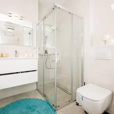 Sunset Oasis “velly” 1br W/ Sea View & Parking Split