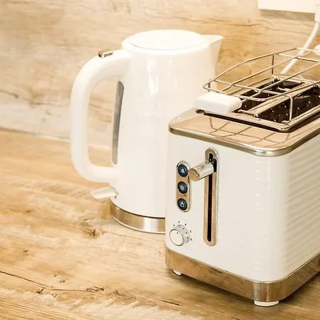 Sunset Oasis “velly” 1br W/ Sea View & Parking Apartament