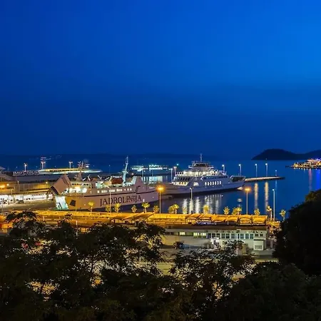 Apartament Sunset Oasis “velly” 1br W/ Sea View & Parking