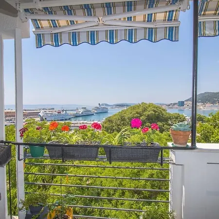 아파트 Sunset Oasis “velly” 1br W/ Sea View & Parking 스플리트