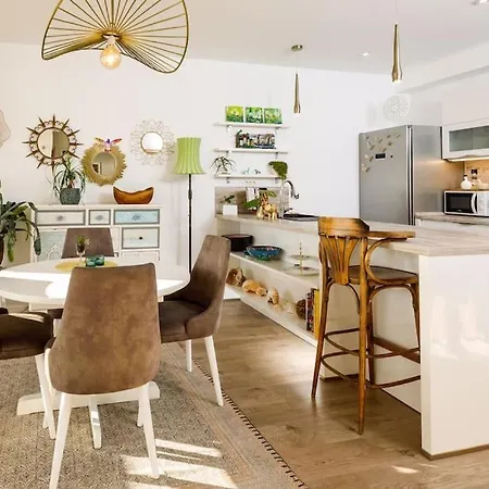 Lägenhet Sunset Oasis “velly” 1br W/ Sea View & Parking Split