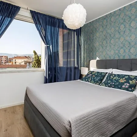 Sunset Oasis “velly” 1br W/ Sea View & Parking Lägenhet