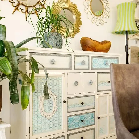 Lägenhet Sunset Oasis “velly” 1br W/ Sea View & Parking