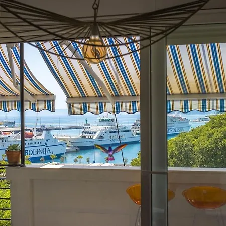 Sunset Oasis “velly” 1br W/ Sea View & Parking Split