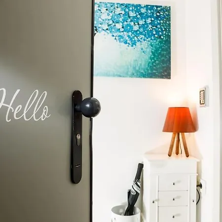 Sunset Oasis “velly” 1br W/ Sea View & Parking Split