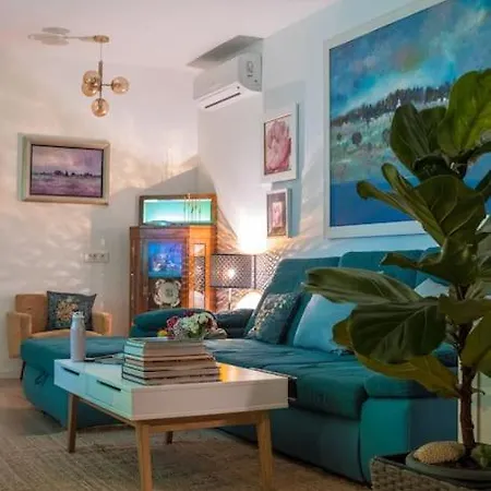 Sunset Oasis “velly” 1br W/ Sea View & Parking * Split