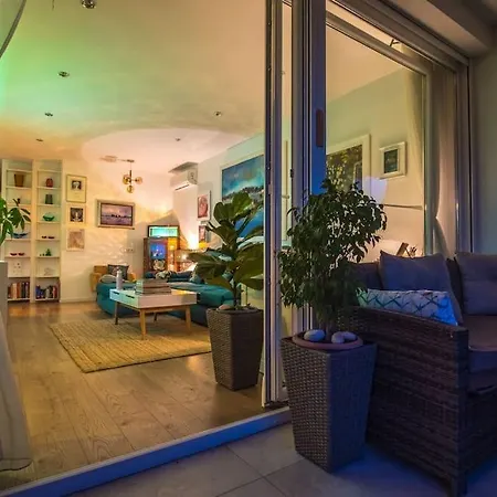 Sunset Oasis “velly” 1br W/ Sea View & Parking * Split