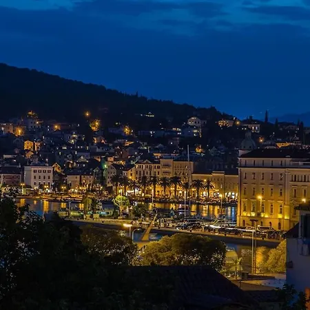 Sunset Oasis “velly” 1br W/ Sea View & Parking Lägenhet Split